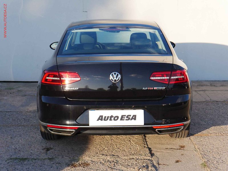 Volkswagen Passat (2017) 2.0TDi 4x4, ČR, Highline, DSG - fotka 4 z 15