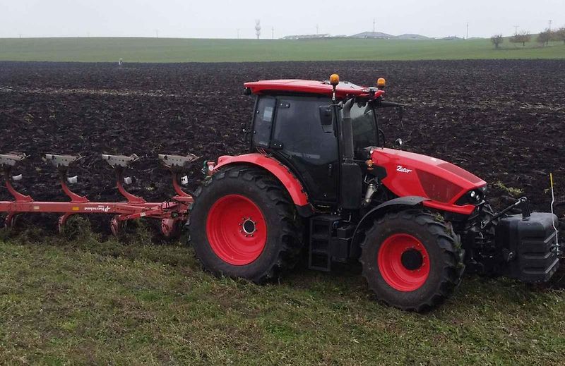 Traktor Zetor Řady 6 je označován za novou vlajkovou loď českého výrobce traktorů.