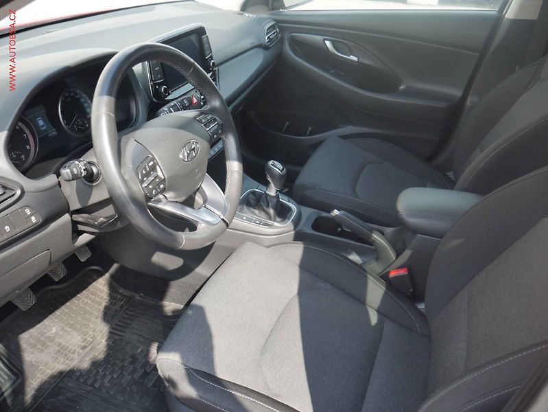 Hyundai i30 (2021) 1.5. i, ČR, navi, LED, autoAC - fotka 9 z 15