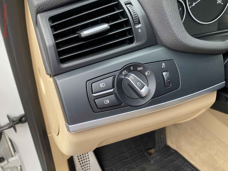 BMW X3 (2012) 3.0 D xD, ČR, servis.kniha - fotka 15 z 18