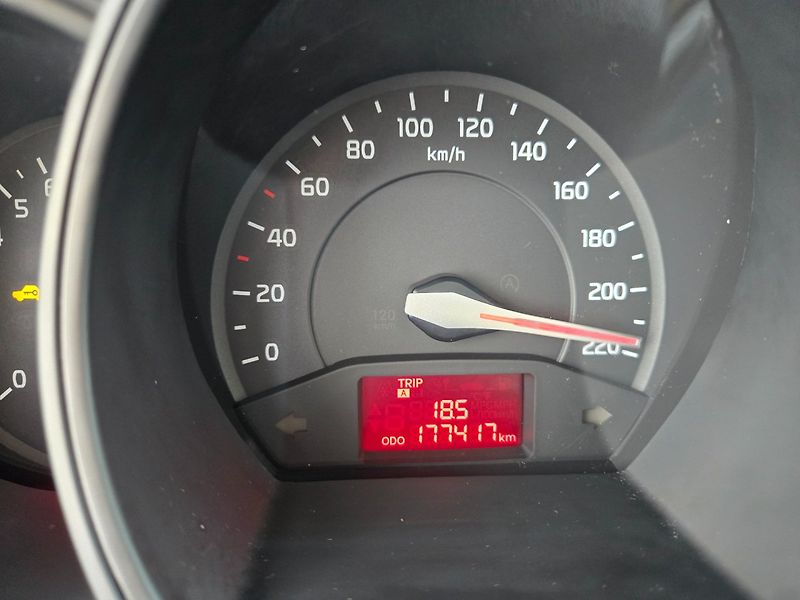 Kia Rio (2015) 1.2 i Zimáky,Serviska - fotka 11 z 25