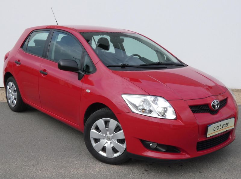 Toyota Auris (2009) 1,6 91KW - fotka 8 z 30