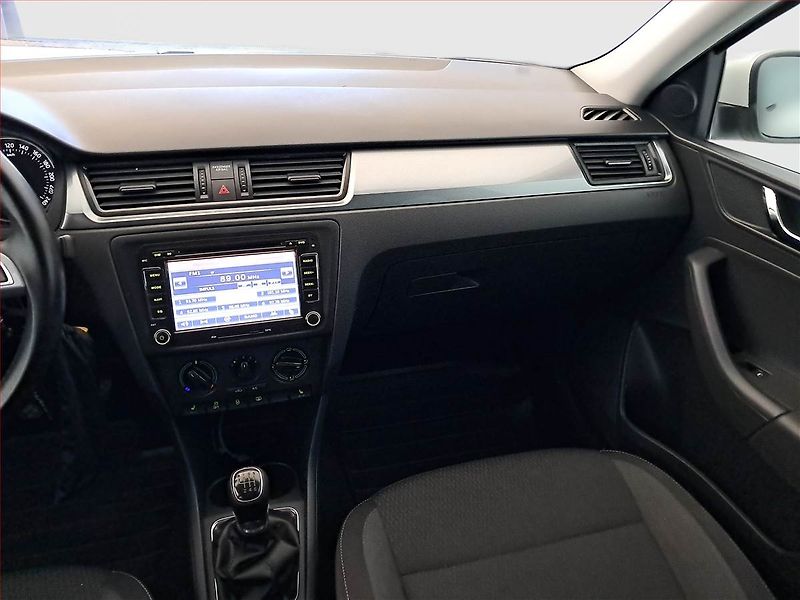 Škoda Rapid (2014) 1.2 TSI, Tempomat - fotka 8 z 13