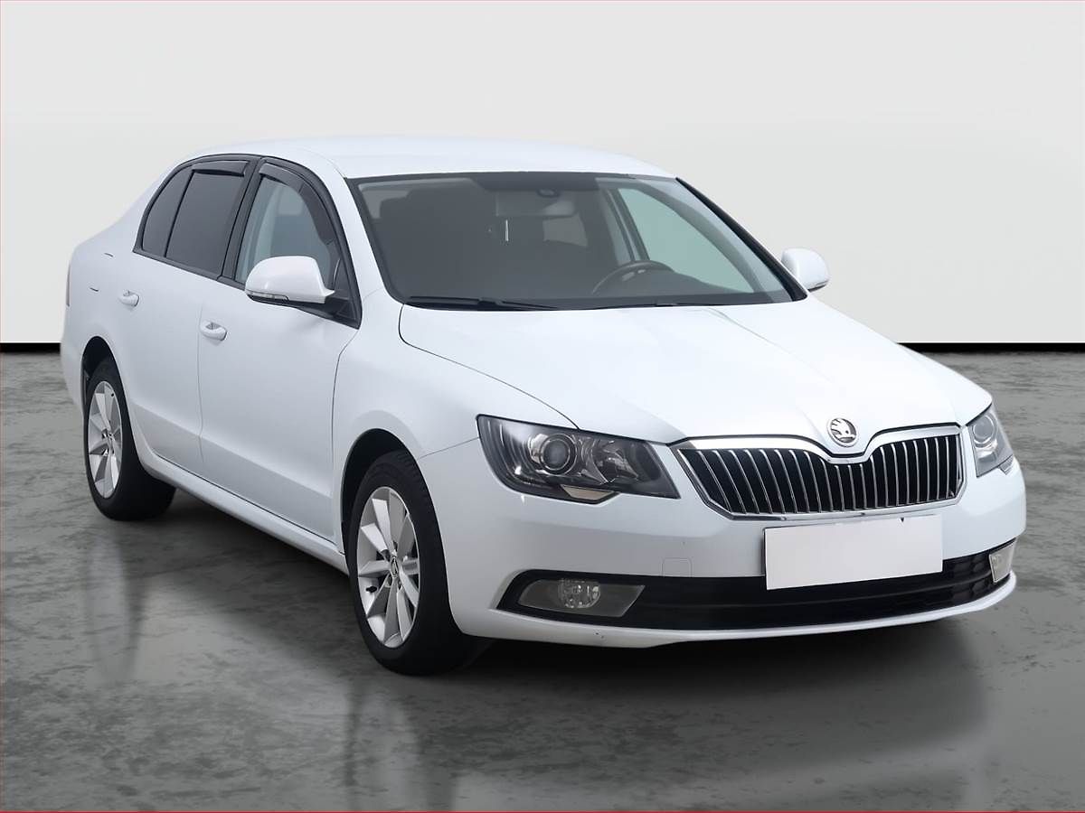 Škoda Superb Comfort 2.0 TDI, Xenony