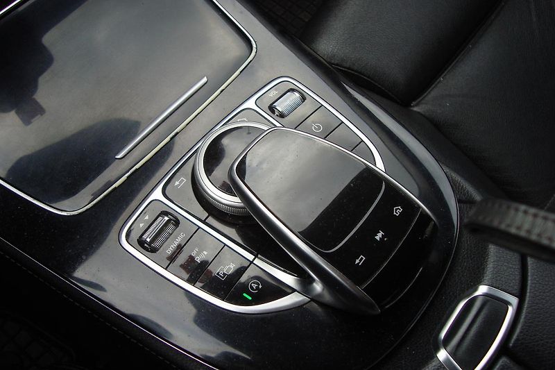 Mercedes-Benz Třídy E (2016) 220 CDi, ČR, Pravidelný servis - fotka 50 z 63