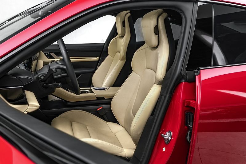 Porsche Taycan Turbo S, Approved Keramiky - fotka 12 z 23