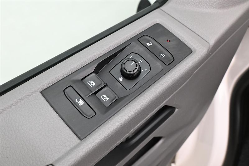 Volkswagen Transporter 2,0 110kW AC DSG Navi Záruka a - fotka 25 z 29