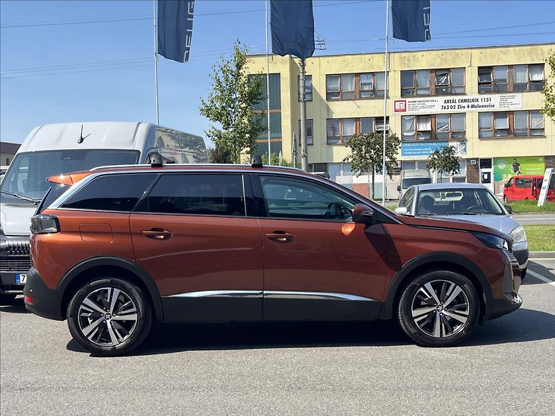 Peugeot 5008 1,2 PureTech  Allure Pack EAT8 - fotka 4 z 29