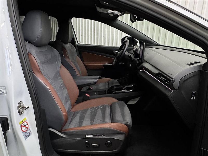 Volkswagen ID.4 150kW DCC MAX 1ST PLUS PRO PF. - fotka 43 z 47