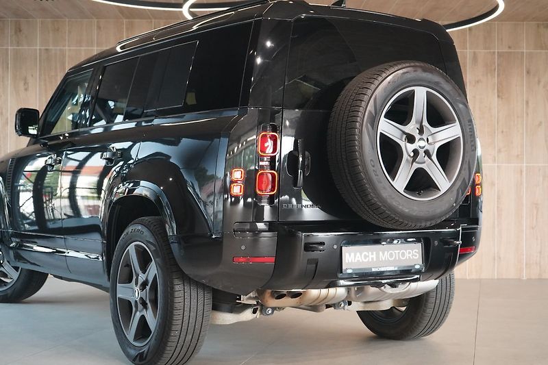 Land Rover Defender 110 D300 X-Dynamic SE - fotka 12 z 42