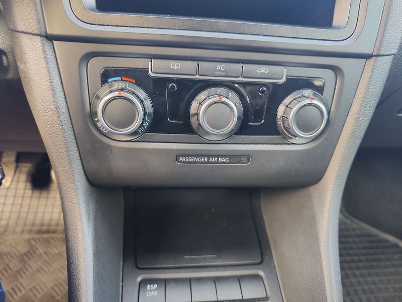 Volkswagen Golf 1.4 16V/59kW Trendline - fotka 15 z 21