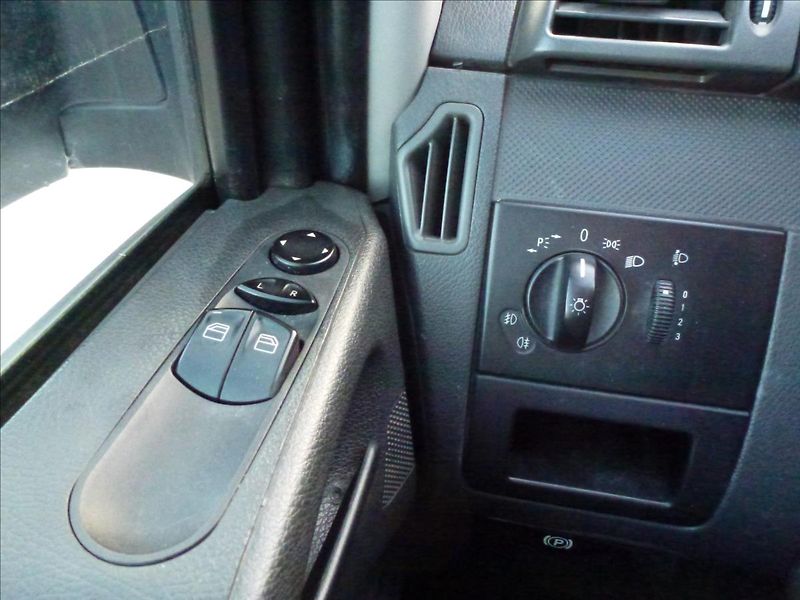 Mercedes-Benz Vito 2,2 113CDI  KAWA 5 míst - fotka 29 z 46