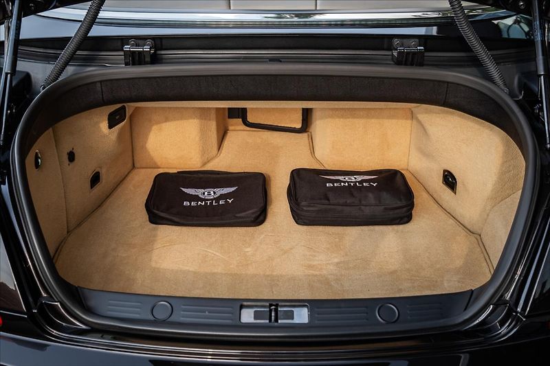 Bentley Continental GTC 6,0 W12 Mulliner 1.ČR DPH - fotka 18 z 32