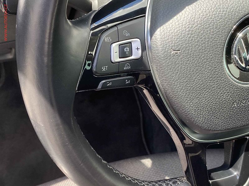 Volkswagen Passat (2018) 1.4 TSi, Comfortline, navi - fotka 13 z 17