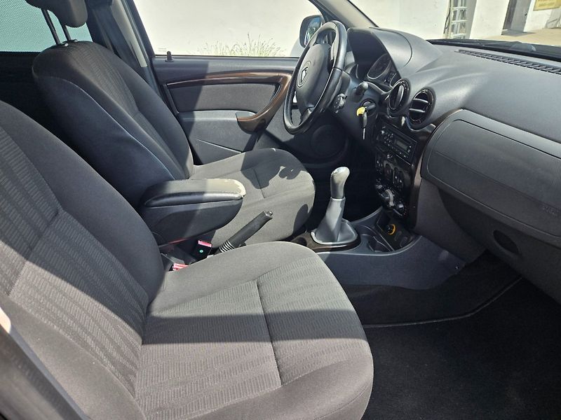 Dacia Duster (2011) 1.6 i 16V - fotka 16 z 19
