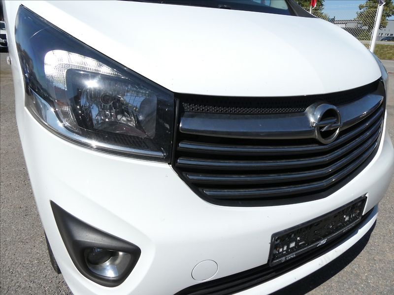 Opel Vivaro 1,6 BiCDTi 107kW Long,8.MÍST,n - fotka 3 z 41