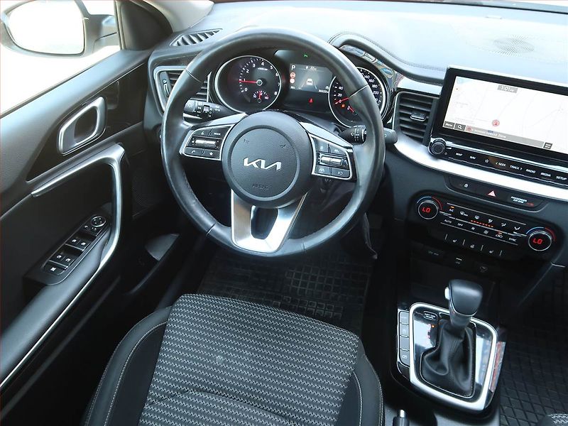 Kia Ceed (2024) Gold 1.5 T-GDI - fotka 7 z 18