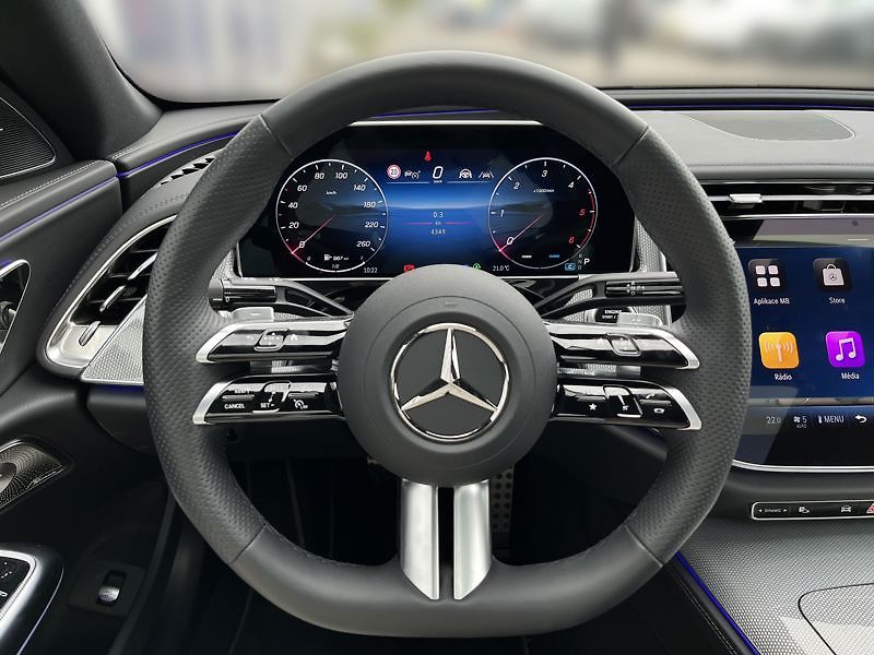 Mercedes-Benz Třídy E Třída E 220 d 4MATIC AMG Line - fotka 11 z 18