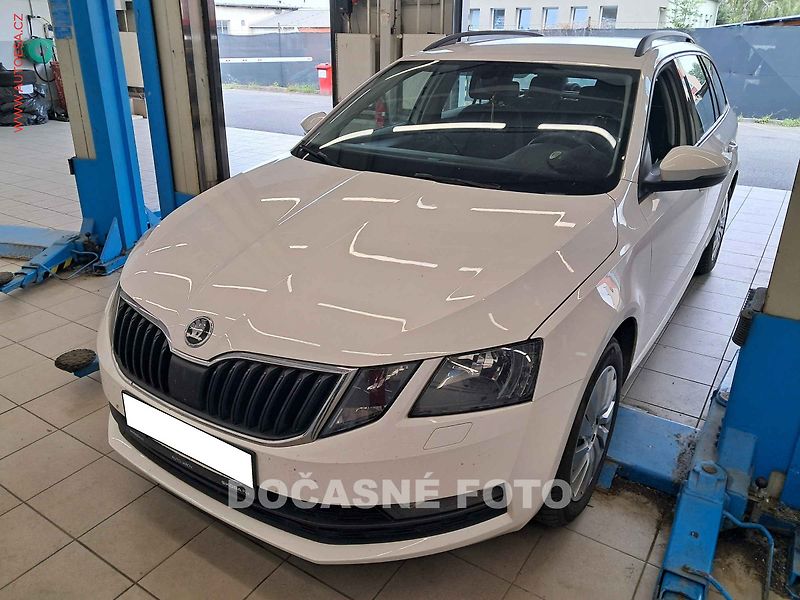 Škoda Octavia (2018) 1.6 TDi, ČR, servis.kniha - fotka 1 z 3