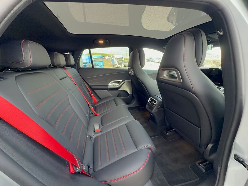 Mercedes-Benz GLC 400 4MATIC EQ AMG - fotka 11 z 37
