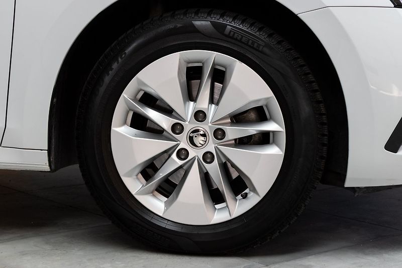 Škoda Octavia 2.0TDI DSG*ACC*MIRROR-LINK*DPH - fotka 29 z 35