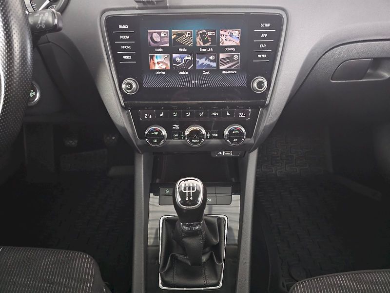 Škoda Octavia (2018) 1.6TDI 85kW  STYLE - fotka 21 z 26