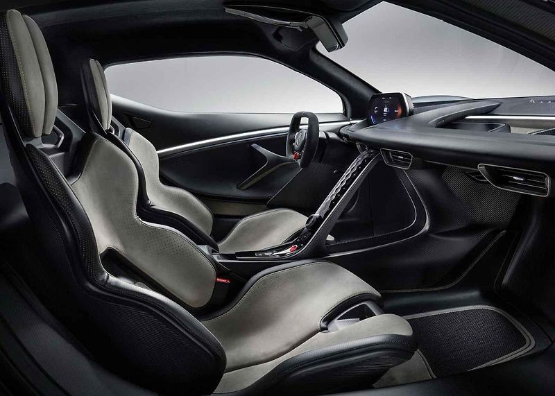 Lotus Evija nabídne zrychlení z nuly na 300 km/h za 9 sekund.