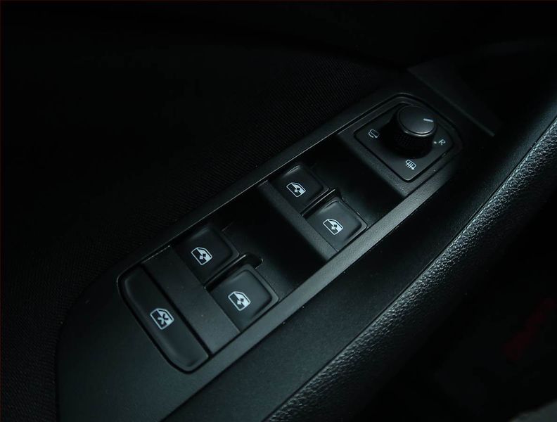 Škoda Kamiq (2022) Monte Carlo 1.0 TSI - fotka 18 z 25