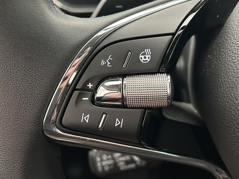 Škoda Superb 2.0 TDI L & K - fotka 19 z 29