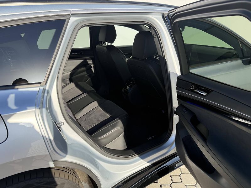 Volkswagen ID.7 Tourer (2026) Pro People 77kWh - fotka 23 z 24