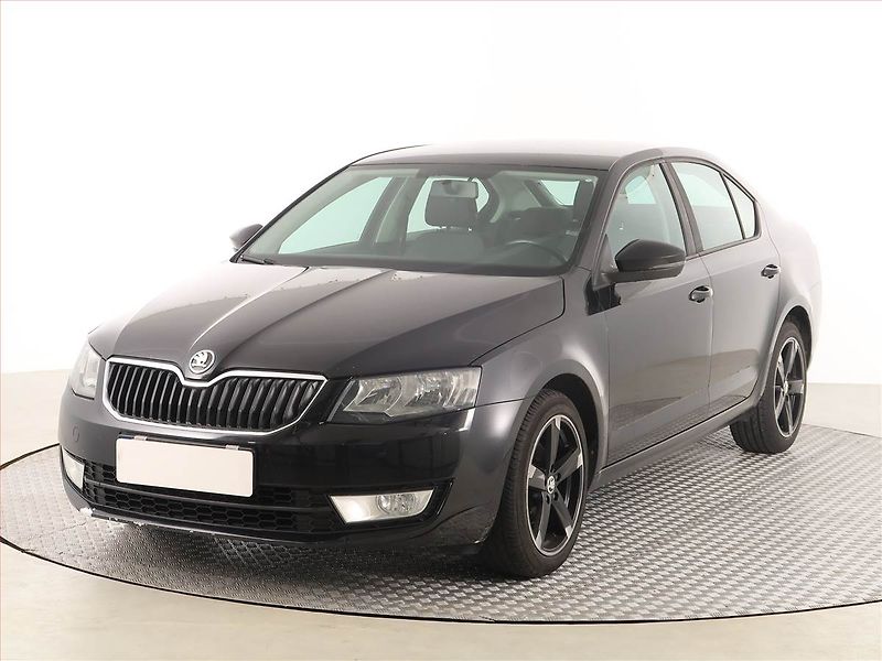 Škoda Octavia (2014) Ambition 1.6 TDI, Tempomat - fotka 2 z 17