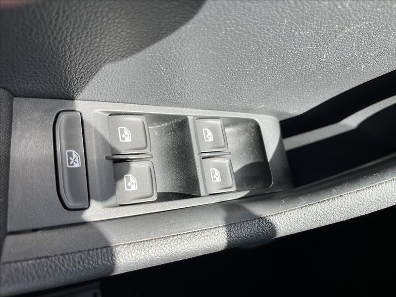 Škoda Fabia 1,2 TSi STYLE KLIMA ČR 1.M DPH - fotka 30 z 45