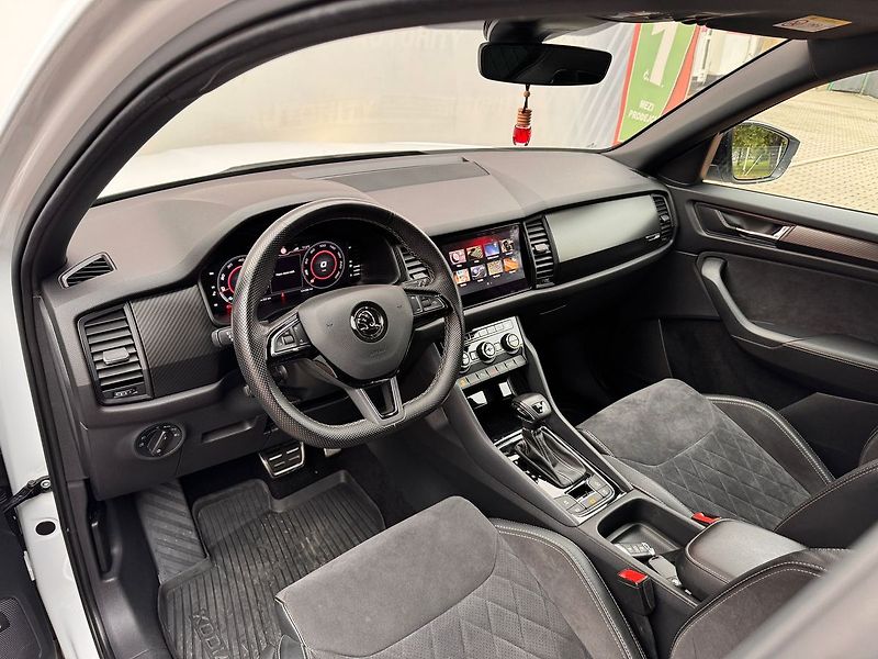 Škoda Kodiaq 2.0 TDi Sportline 4x4 DSG, ČR - fotka 18 z 32