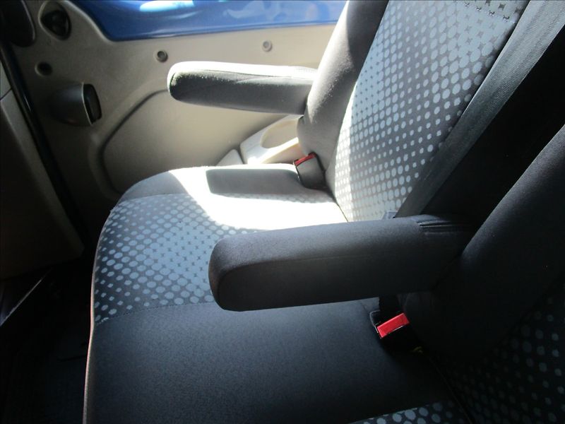 Renault Trafic 2.0dCi 115 L2H1, 6 míst - fotka 28 z 45