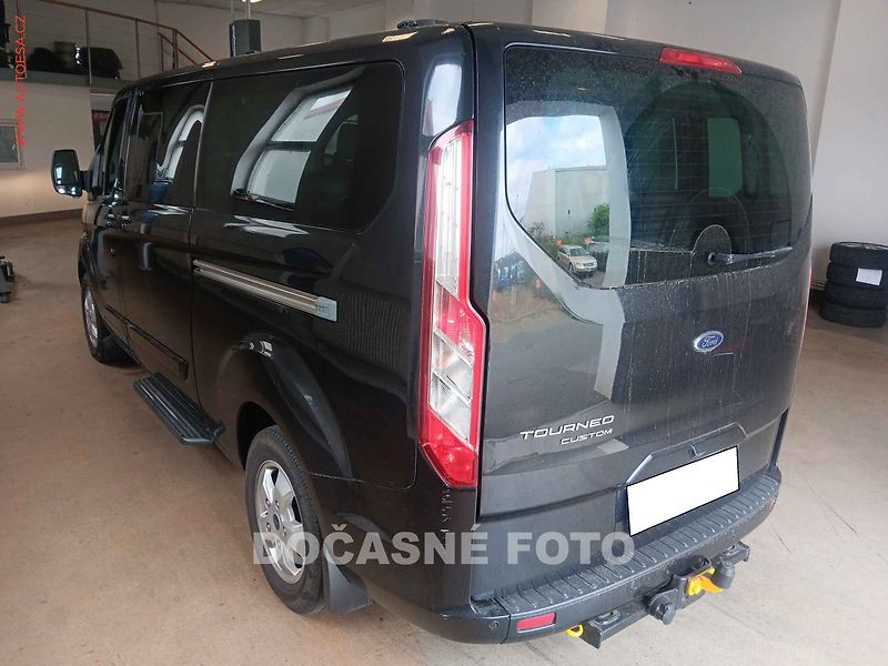Ford Tourneo Custom (2015) 2.2TDCi L2, TITANIUM, 114kW - fotka 2 z 3