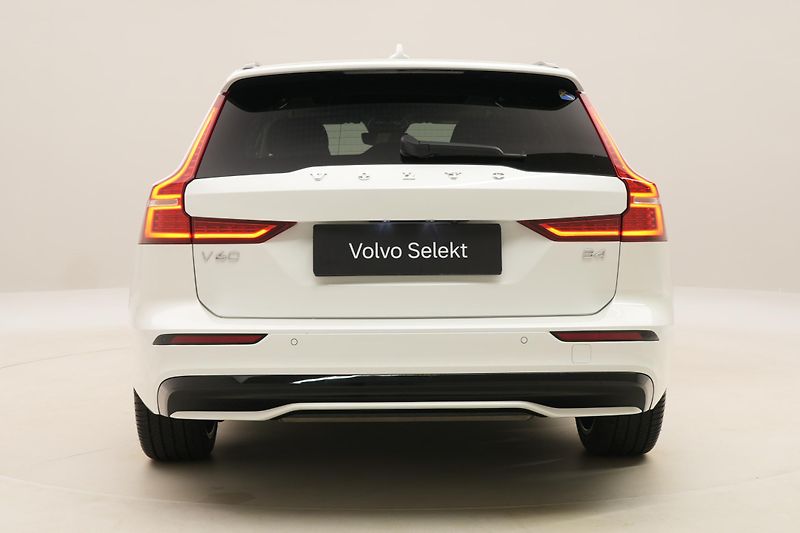 Volvo V60 B4 DARK PLUS AUT  - fotka 12 z 59