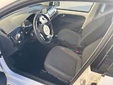 Volkswagen up! (2014) 1.0 Move 44 kW M5F - náhled 17