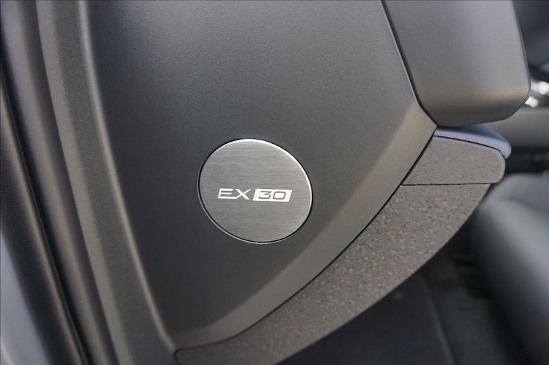 Volvo EX30 Ultra AWD, CZ - fotka 12 z 17