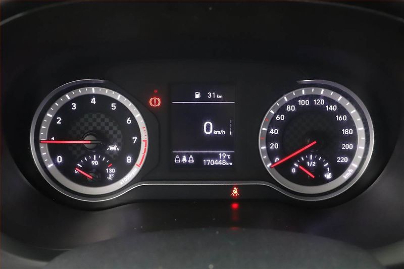 Hyundai i10 (2021) 1.0, Tempomat - fotka 10 z 12