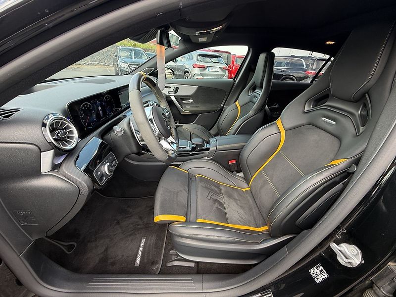 Mercedes-Benz Třídy A 45 AMG - fotka 15 z 40