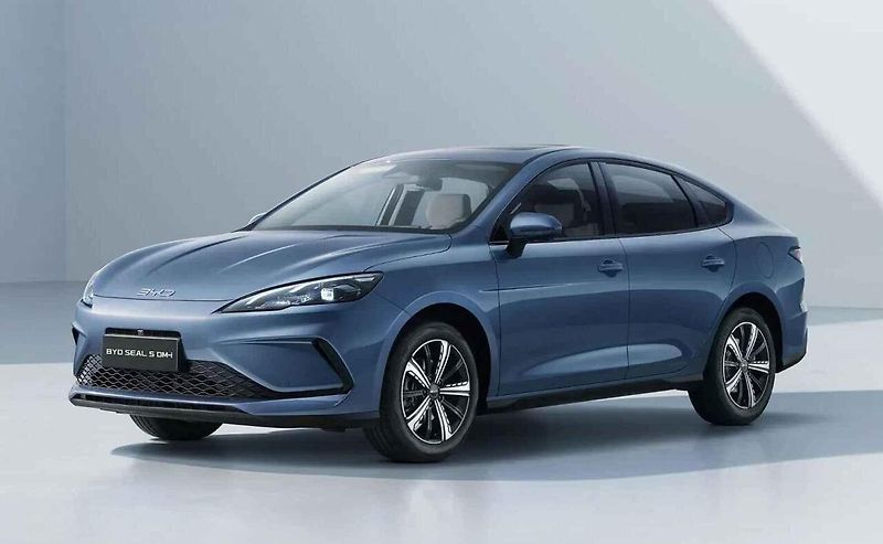 Nabídka vozů s pohonem plug-in hybrid začíná v kategorii nižší střední třída.