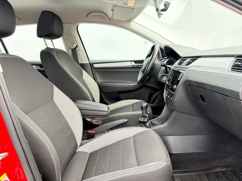 Škoda Rapid (2018) 1.0 TSI / 70kW / AMBITION - fotka 10 z 25