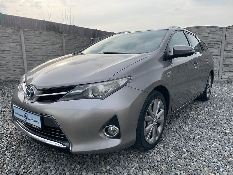 Toyota Auris 1.8i 16v HYBRID AUT NAVI CAM!! - fotka 2 z 166