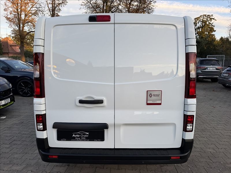 Renault Trafic L1H1 Red - fotka 6 z 23