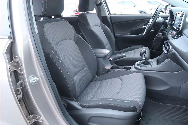 Hyundai i30 (2020) Family Comfort 1.6 CRDi - fotka 9 z 20