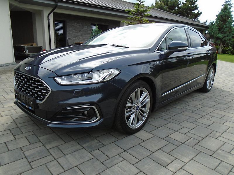 Ford Mondeo 2.0HYBRID 187PS VIGNALE ecvT - fotka 2 z 41