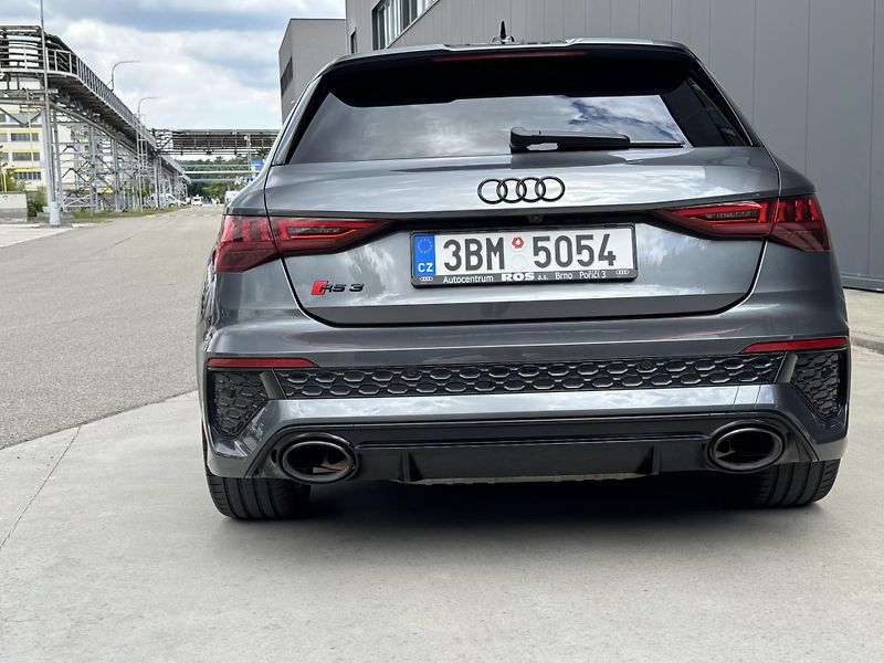 Audi RS 3 (2024) - fotka 4 z 9