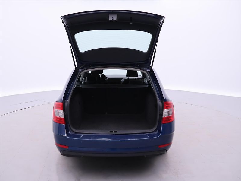 Škoda Octavia 1,6 TDI CZ Klimatizace DPH - fotka 9 z 25