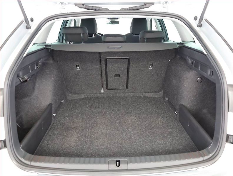 Škoda Octavia (2025) 1.5 eTSI mHEV, Selection - fotka 18 z 19