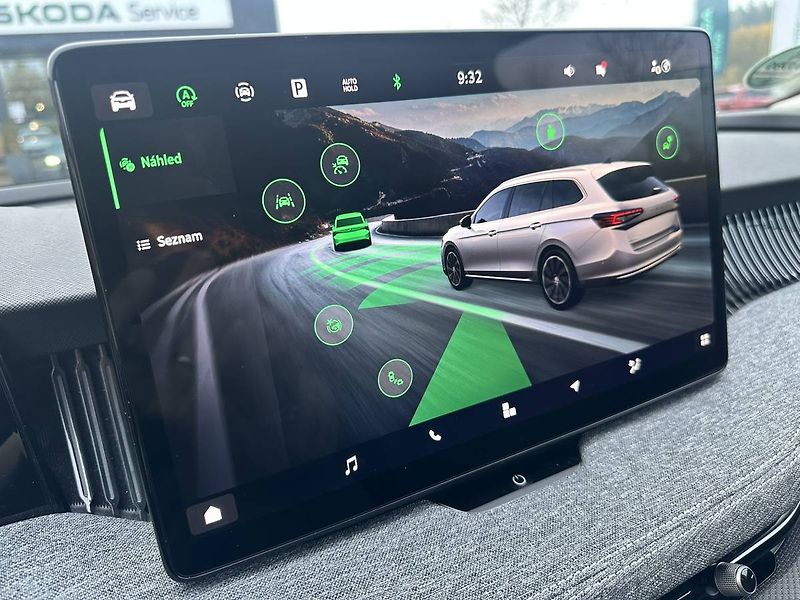Škoda Superb Combi Selection 2,0TDI 110kW D - fotka 15 z 34